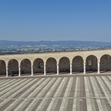 Il porticato di Assisi: Basilica di San Francesco